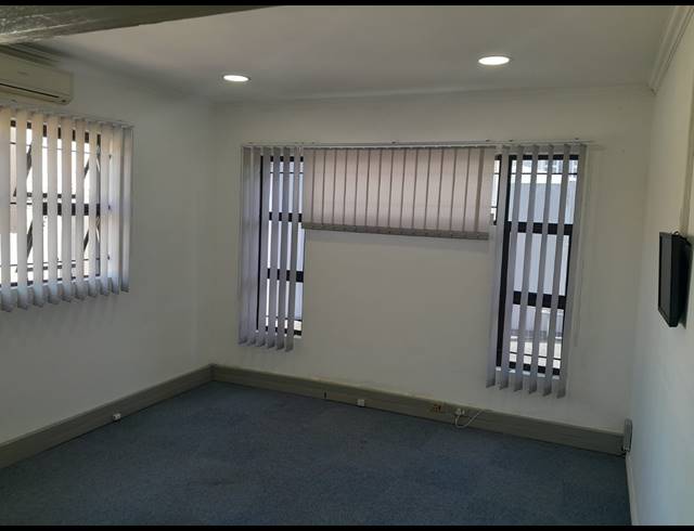 683M² OFFICE FOR SALE IN WINDERMERE